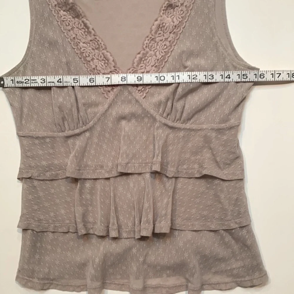 Michael Kors V neck sleeveless stretch lace tiered top with lace trim Size Small